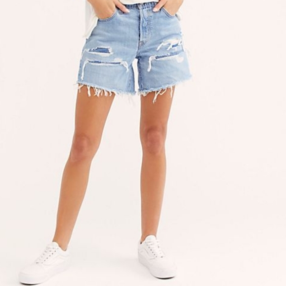 ☆Levi mid thigh distressed shorts☆ - Picture 15 of 16